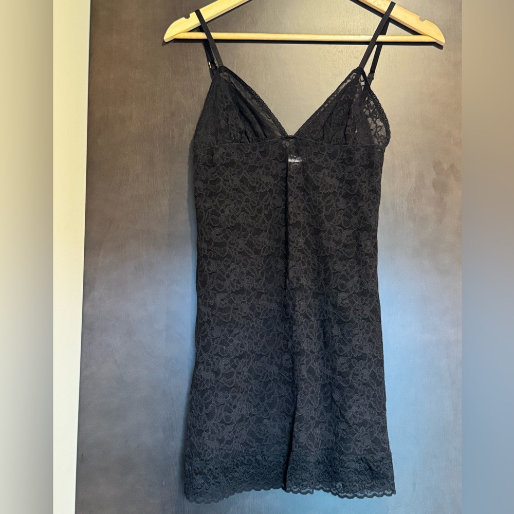 VINTAGE VICTORIA’S SECRET Black Lace Slip Chemise